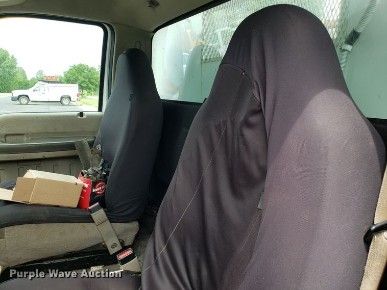 image for item FL9001 2008 Ford F450 Super Duty dump truck