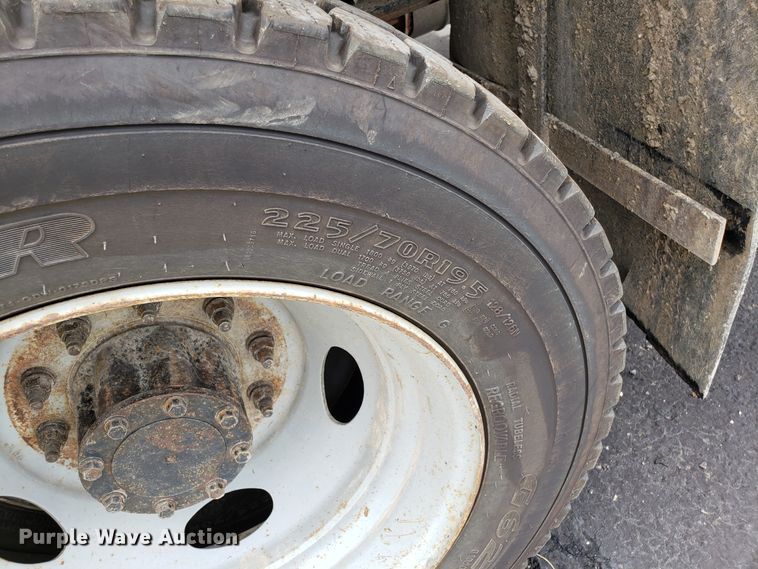 image for item FL9001 2008 Ford F450 Super Duty dump truck