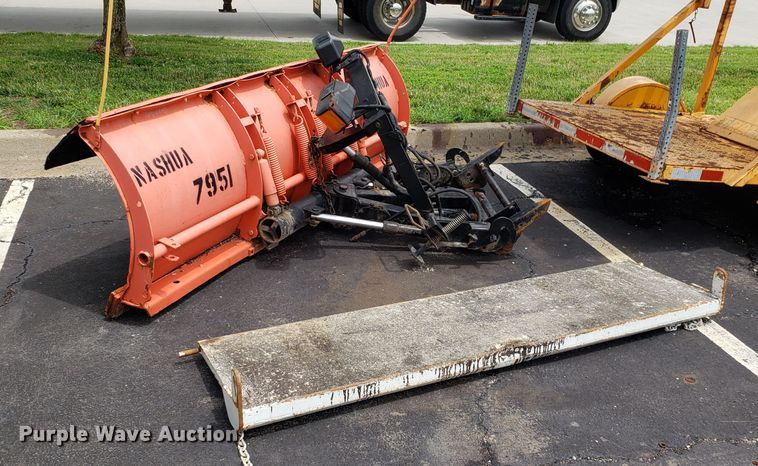 image for item FL9001 2008 Ford F450 Super Duty dump truck