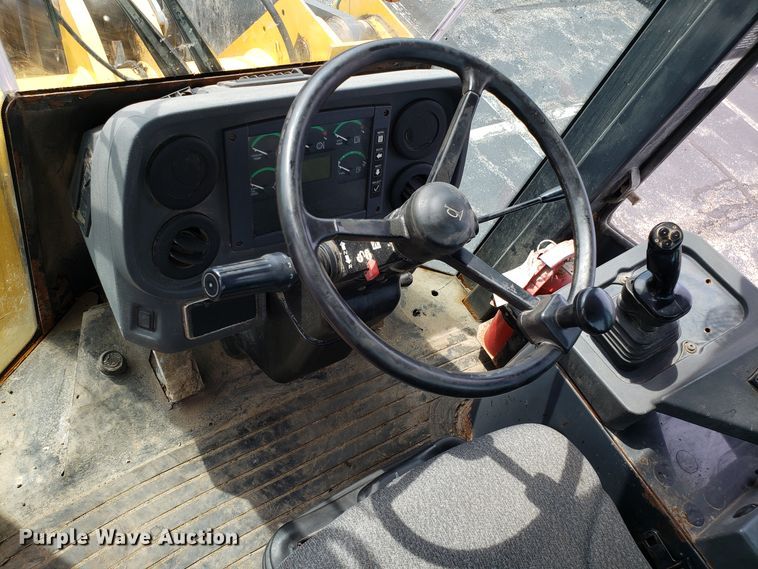 image for item FL9009 2004 John Deere 544J wheel loader