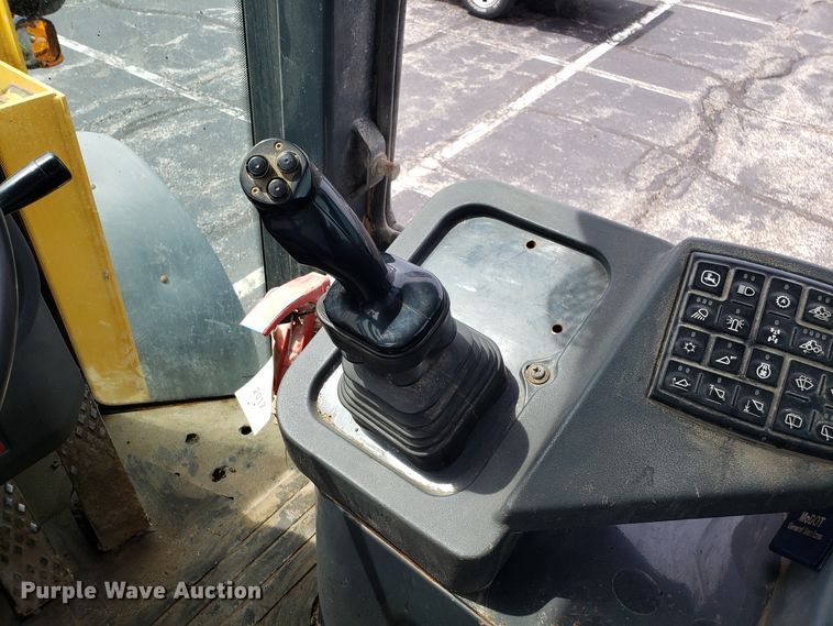 image for item FL9009 2004 John Deere 544J wheel loader