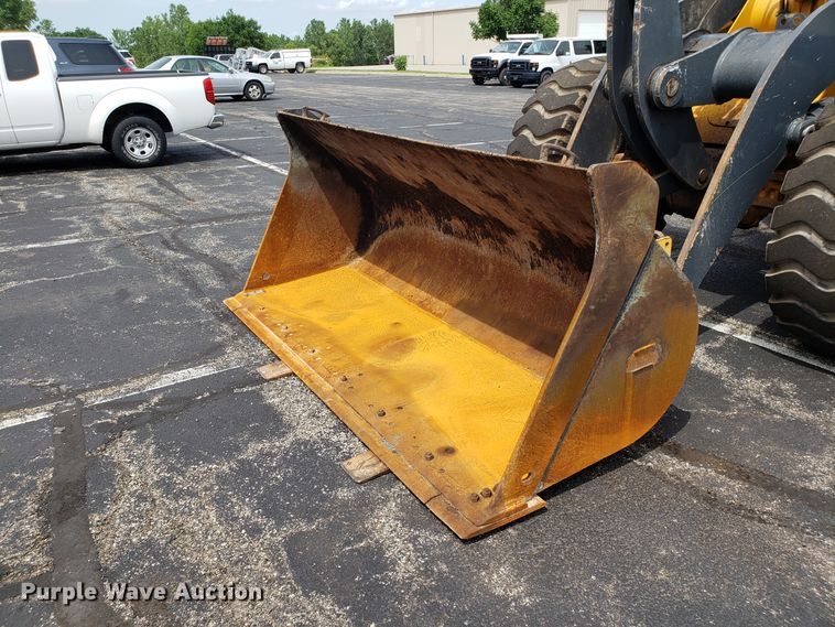 image for item FL9009 2004 John Deere 544J wheel loader