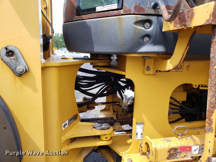 image for item FL9009 2004 John Deere 544J wheel loader