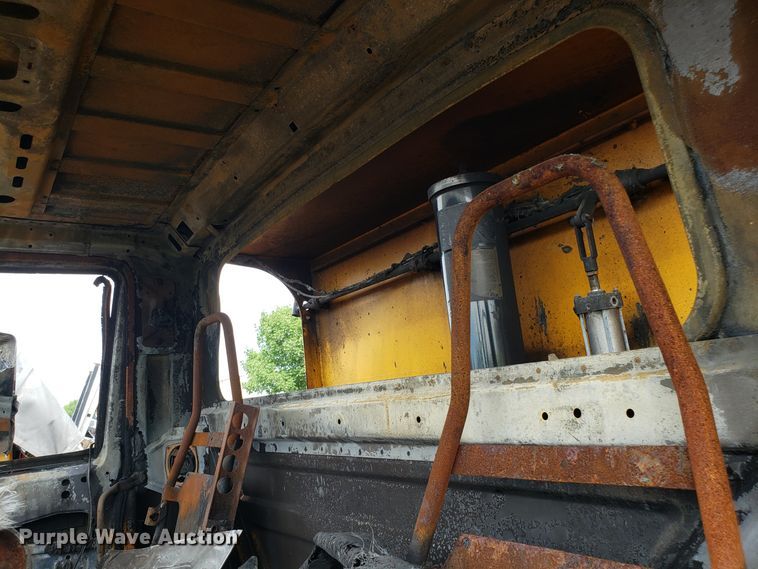 image for item FL9013 2012 International WorkStar 7500 dump truck