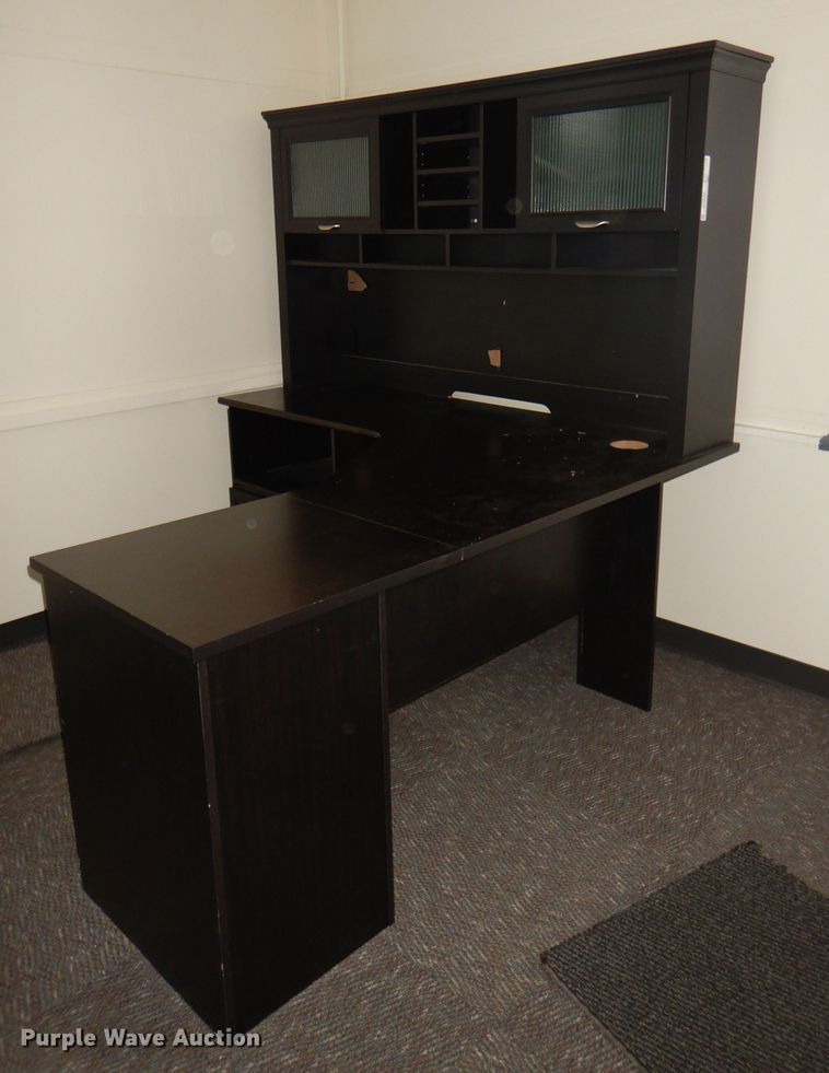 Furniture in Manhattan, KS Item FP9075 sold Purple Wave