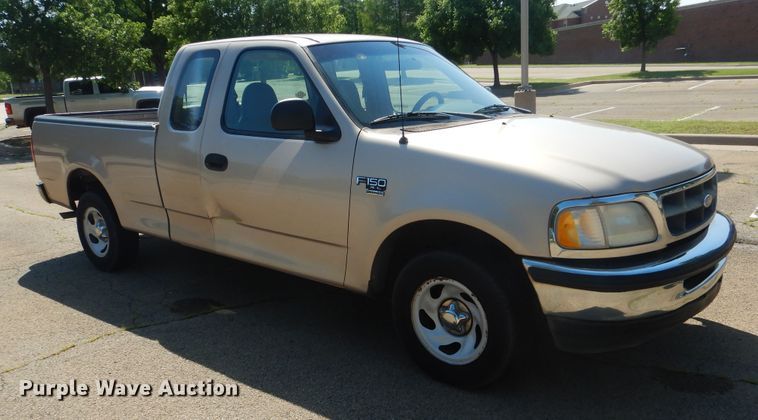 image for item FT9251 1998 Ford F150 SuperCab pickup truck