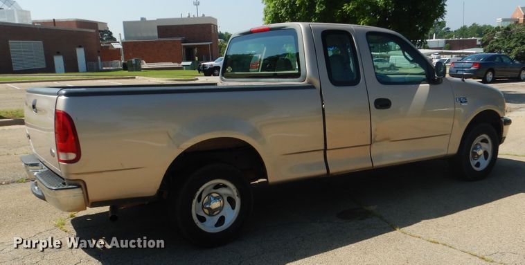 image for item FT9251 1998 Ford F150 SuperCab pickup truck