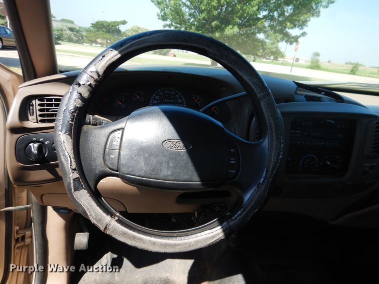 image for item FT9251 1998 Ford F150 SuperCab pickup truck