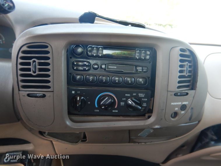 image for item FT9251 1998 Ford F150 SuperCab pickup truck