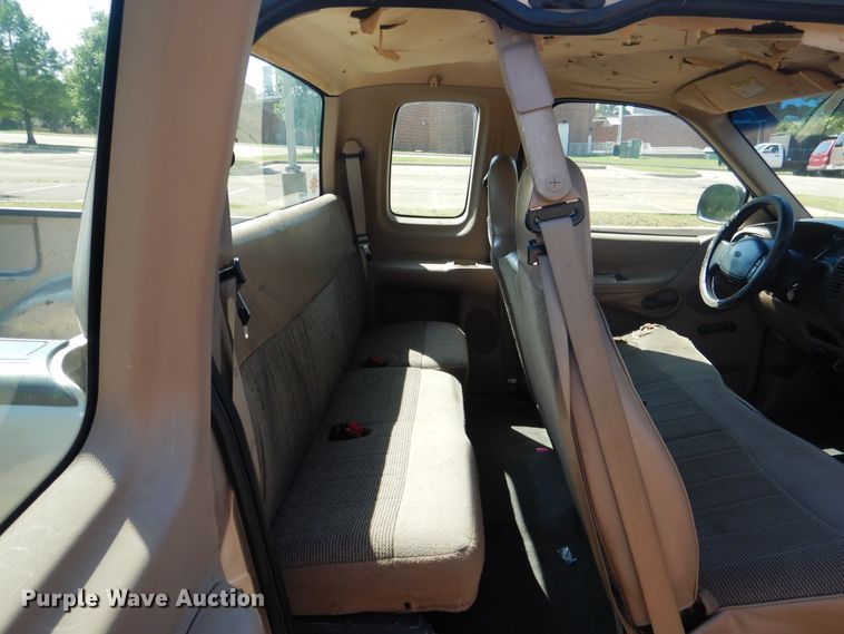 image for item FT9251 1998 Ford F150 SuperCab pickup truck