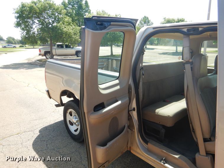 image for item FT9251 1998 Ford F150 SuperCab pickup truck