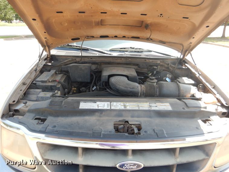 image for item FT9251 1998 Ford F150 SuperCab pickup truck