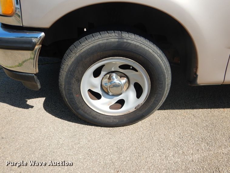 image for item FT9251 1998 Ford F150 SuperCab pickup truck