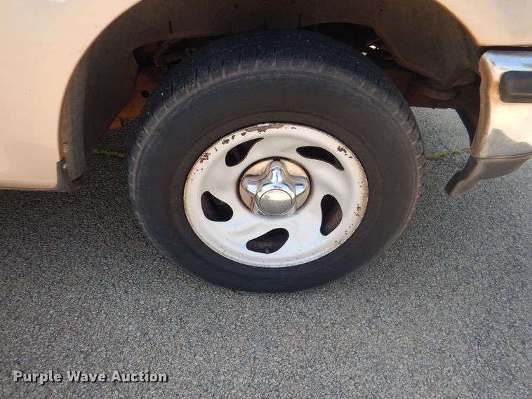 image for item FT9251 1998 Ford F150 SuperCab pickup truck