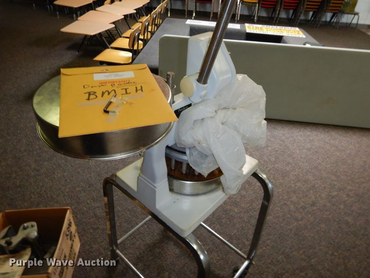 image for item G1851 Office supplies and kitchen equipment