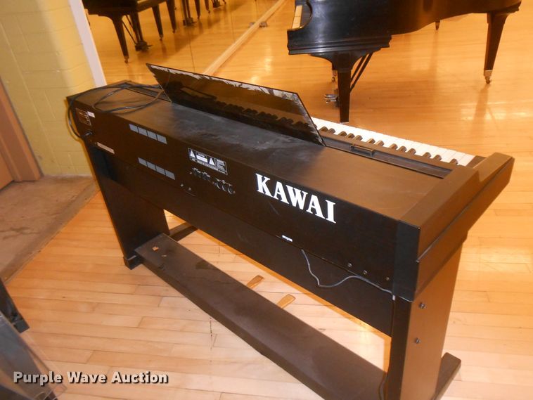 image for item GF9500 Kawai MR370 piano