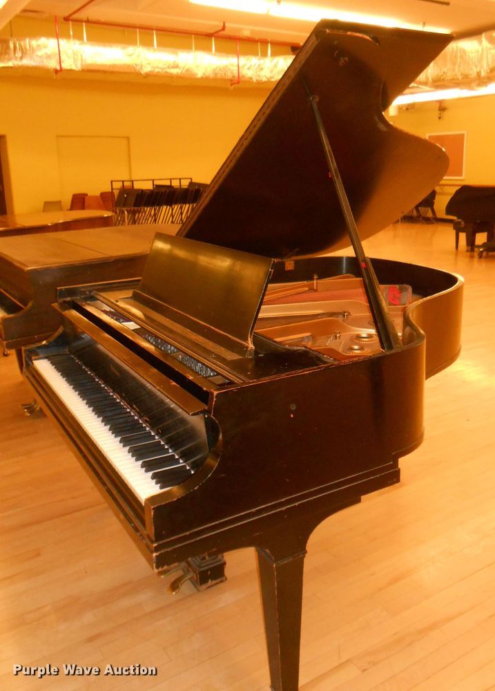 image for item GF9503 Baldwin piano