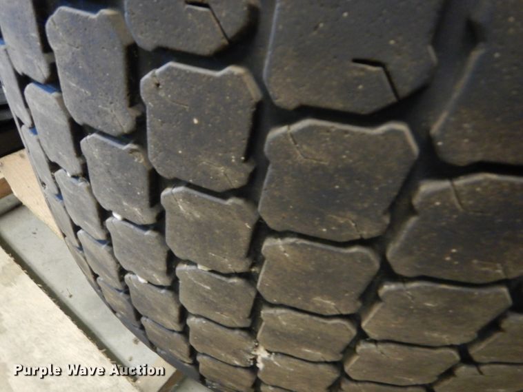 image for item GH9511 Titan 610R470 tires and wheels