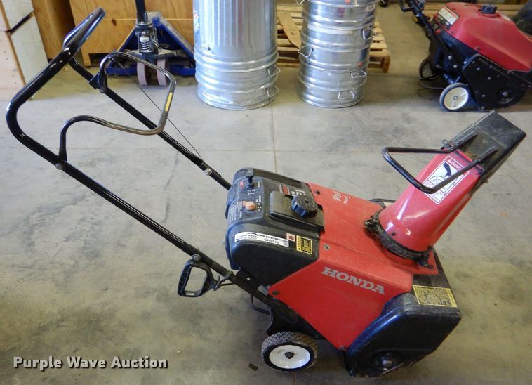 image for item GH9516 Honda 621 snow blower