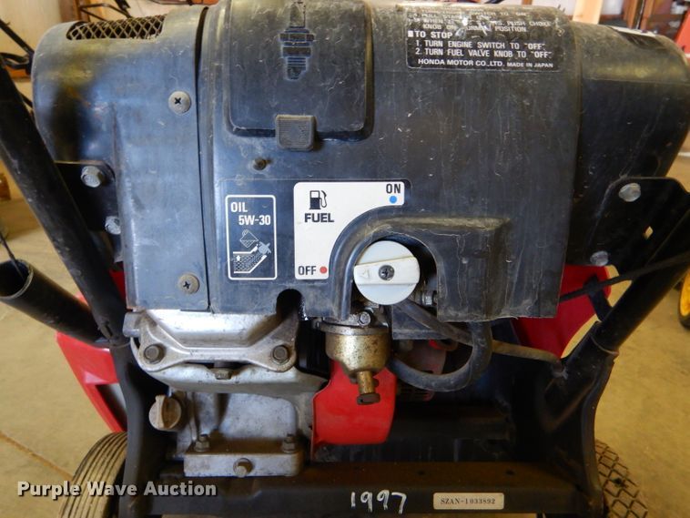 image for item GH9516 Honda 621 snow blower