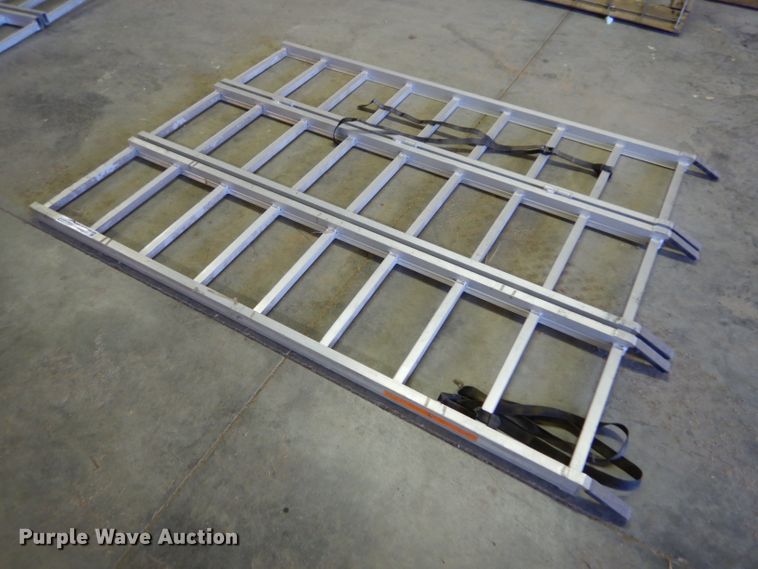 image for item GH9517 Aluminum folding ramps