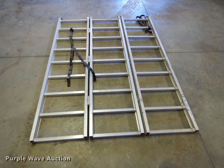 image for item GH9517 Aluminum folding ramps