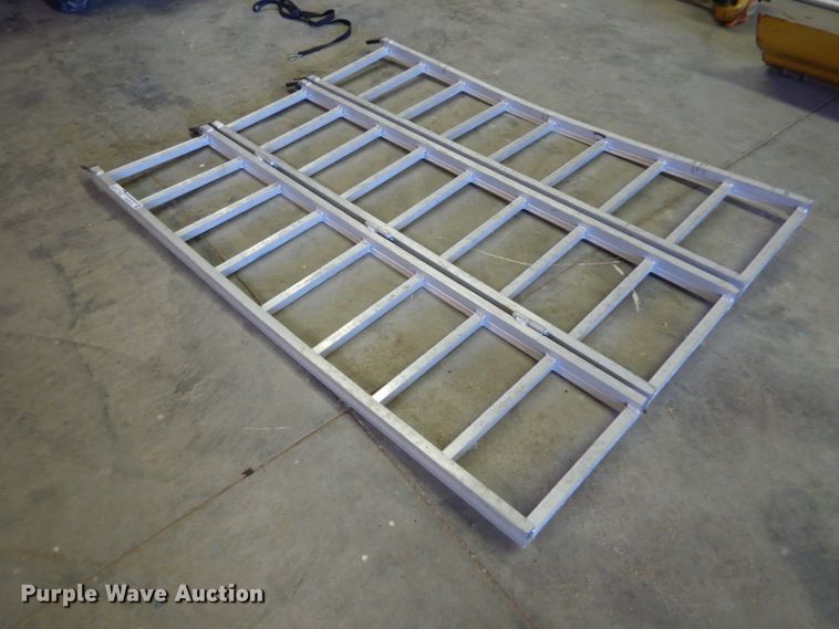 image for item GH9518 Aluminum folding ramps
