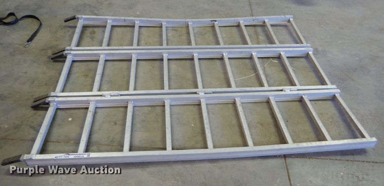 image for item GH9518 Aluminum folding ramps