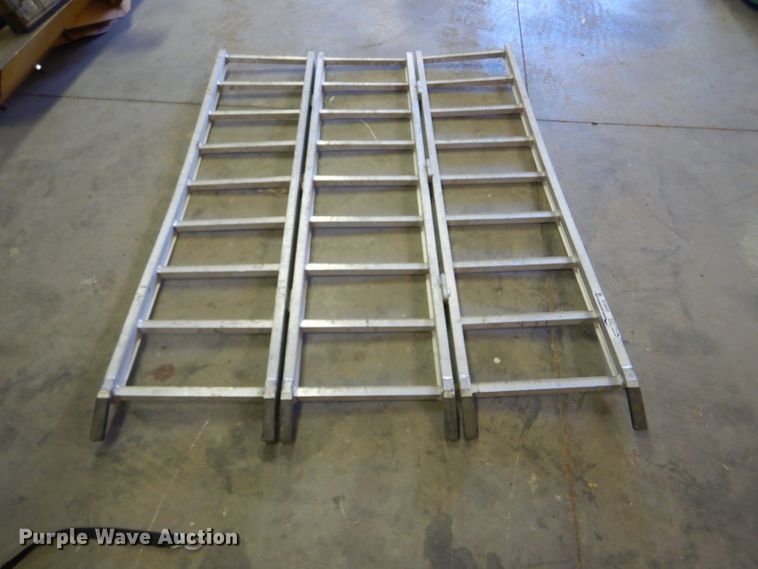 image for item GH9518 Aluminum folding ramps