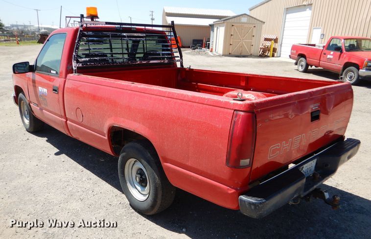image for item GH9524 1996 Chevrolet C1500 pickup truck