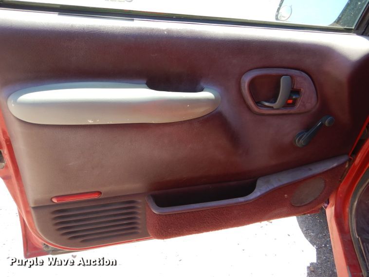 image for item GH9524 1996 Chevrolet C1500 pickup truck