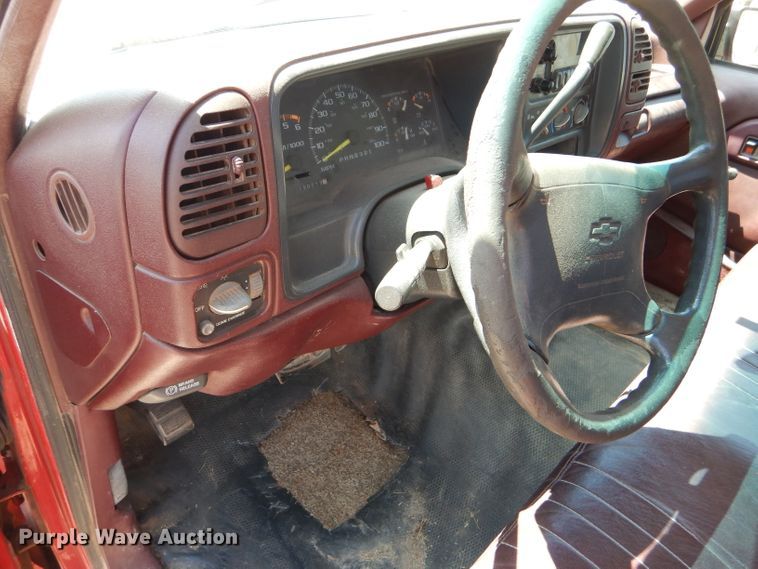 image for item GH9524 1996 Chevrolet C1500 pickup truck