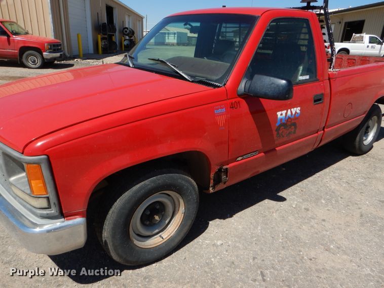 image for item GH9524 1996 Chevrolet C1500 pickup truck