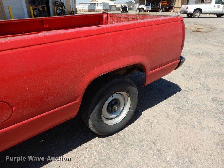 image for item GH9524 1996 Chevrolet C1500 pickup truck