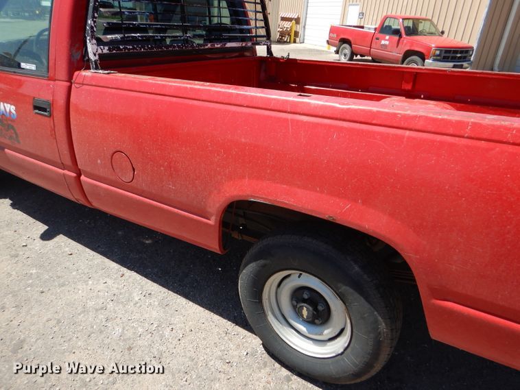 image for item GH9524 1996 Chevrolet C1500 pickup truck