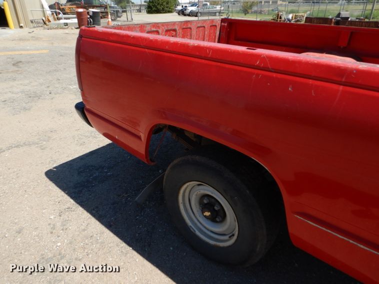 image for item GH9524 1996 Chevrolet C1500 pickup truck