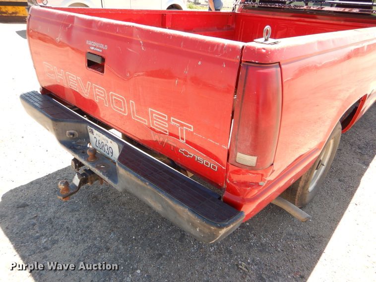 image for item GH9524 1996 Chevrolet C1500 pickup truck