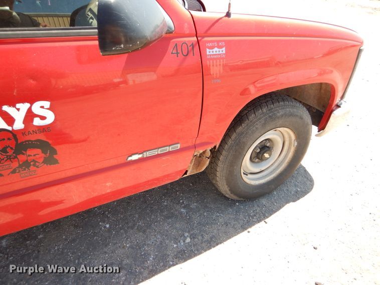 image for item GH9524 1996 Chevrolet C1500 pickup truck