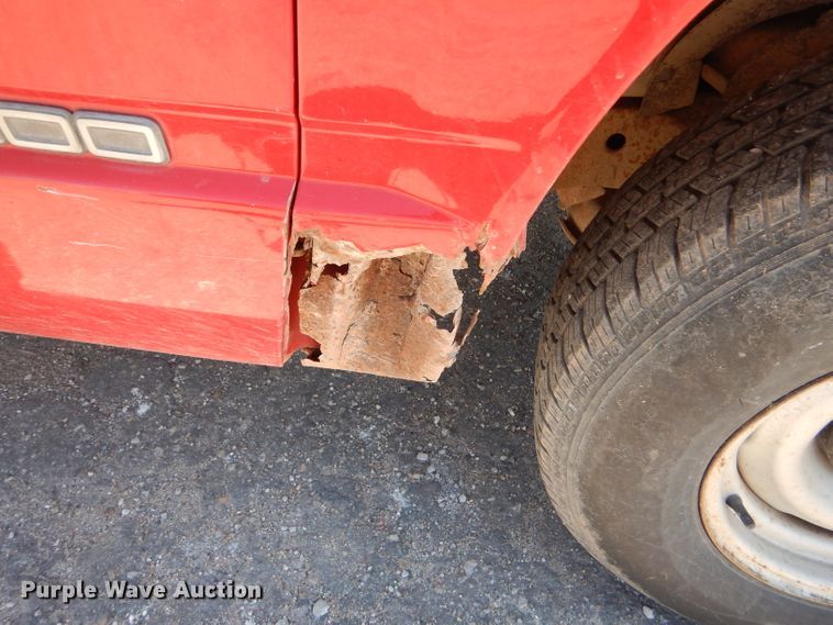 image for item GH9524 1996 Chevrolet C1500 pickup truck