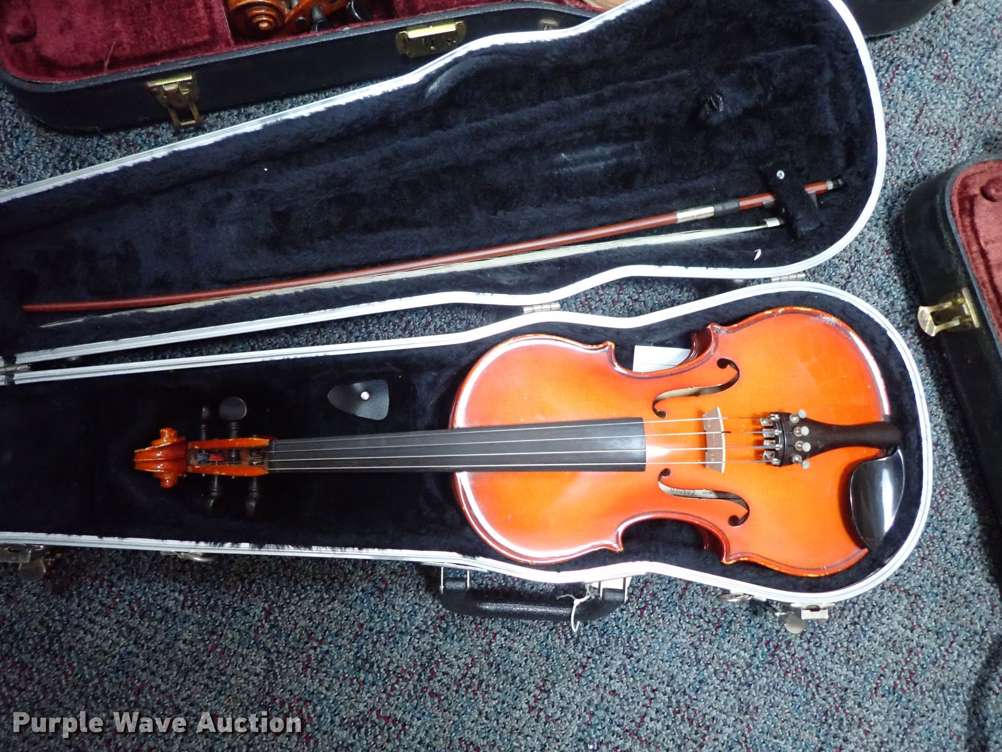 Musical instruments in Wichita, KS Item FB9215 sold Purple Wave