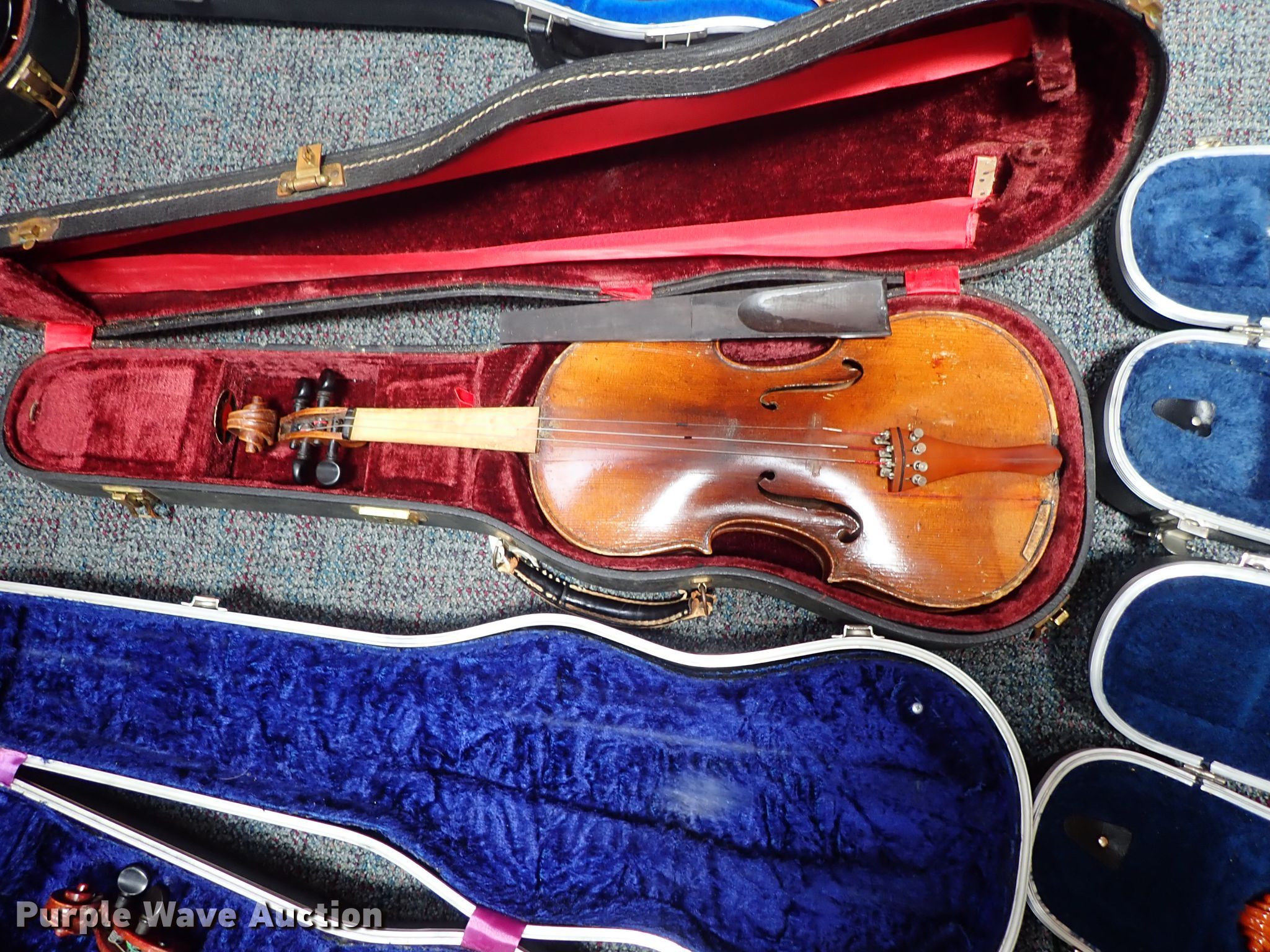 Musical instruments in Wichita, KS Item FB9215 sold Purple Wave