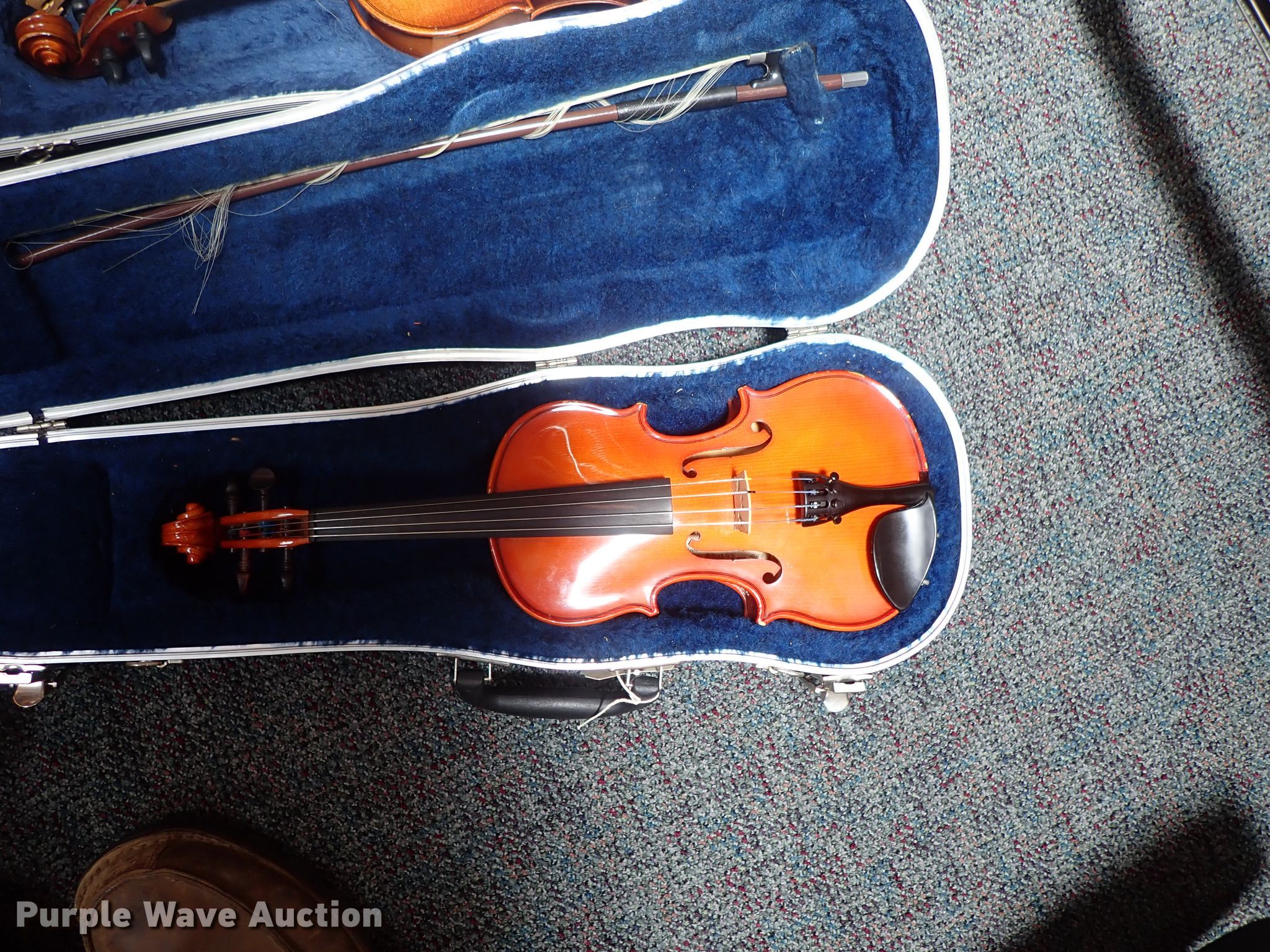 Musical instruments in Wichita, KS Item FB9215 sold Purple Wave