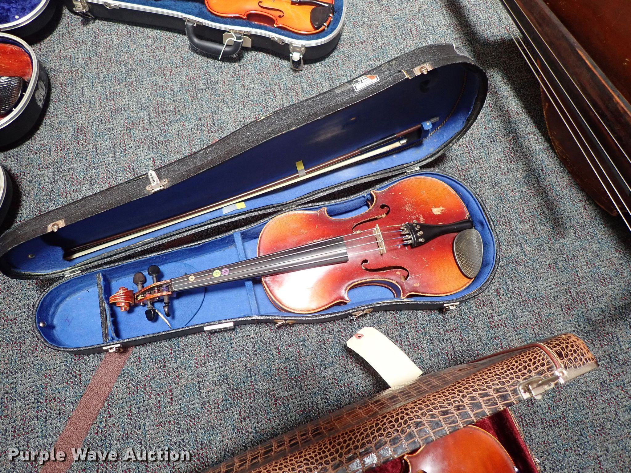 Musical instruments in Wichita, KS Item FB9215 sold Purple Wave