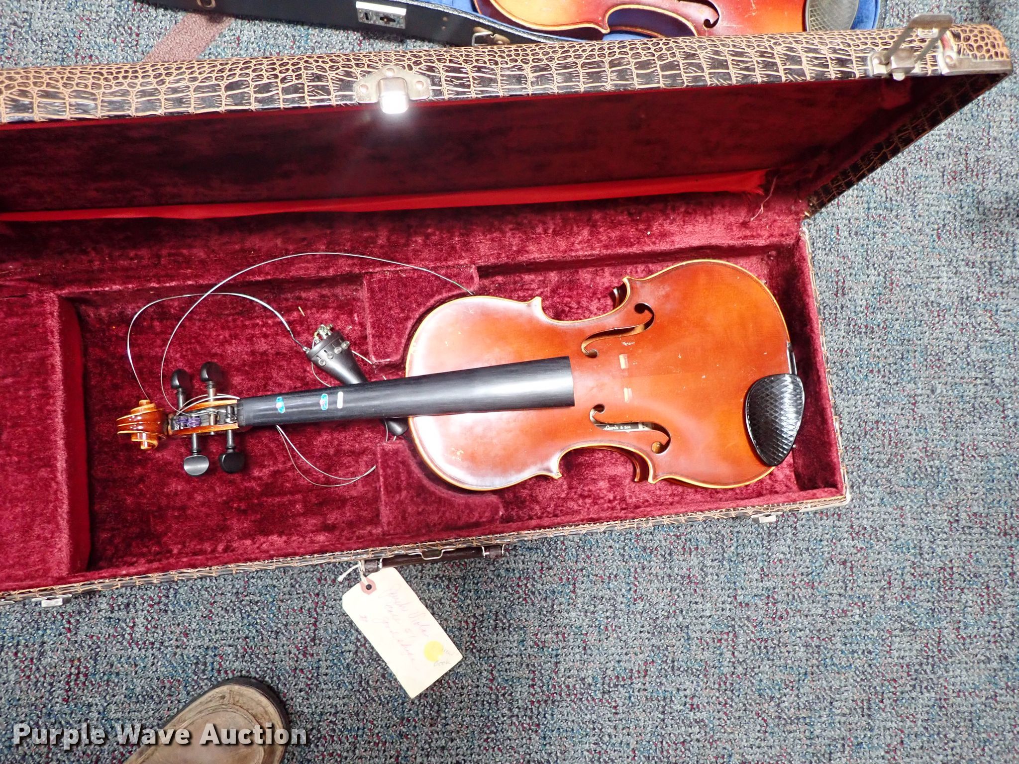 Musical instruments in Wichita, KS Item FB9215 sold Purple Wave