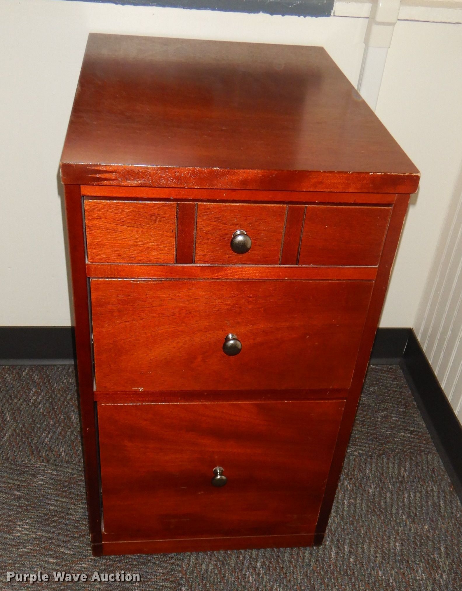 Furniture in Manhattan, KS Item FP9075 sold Purple Wave