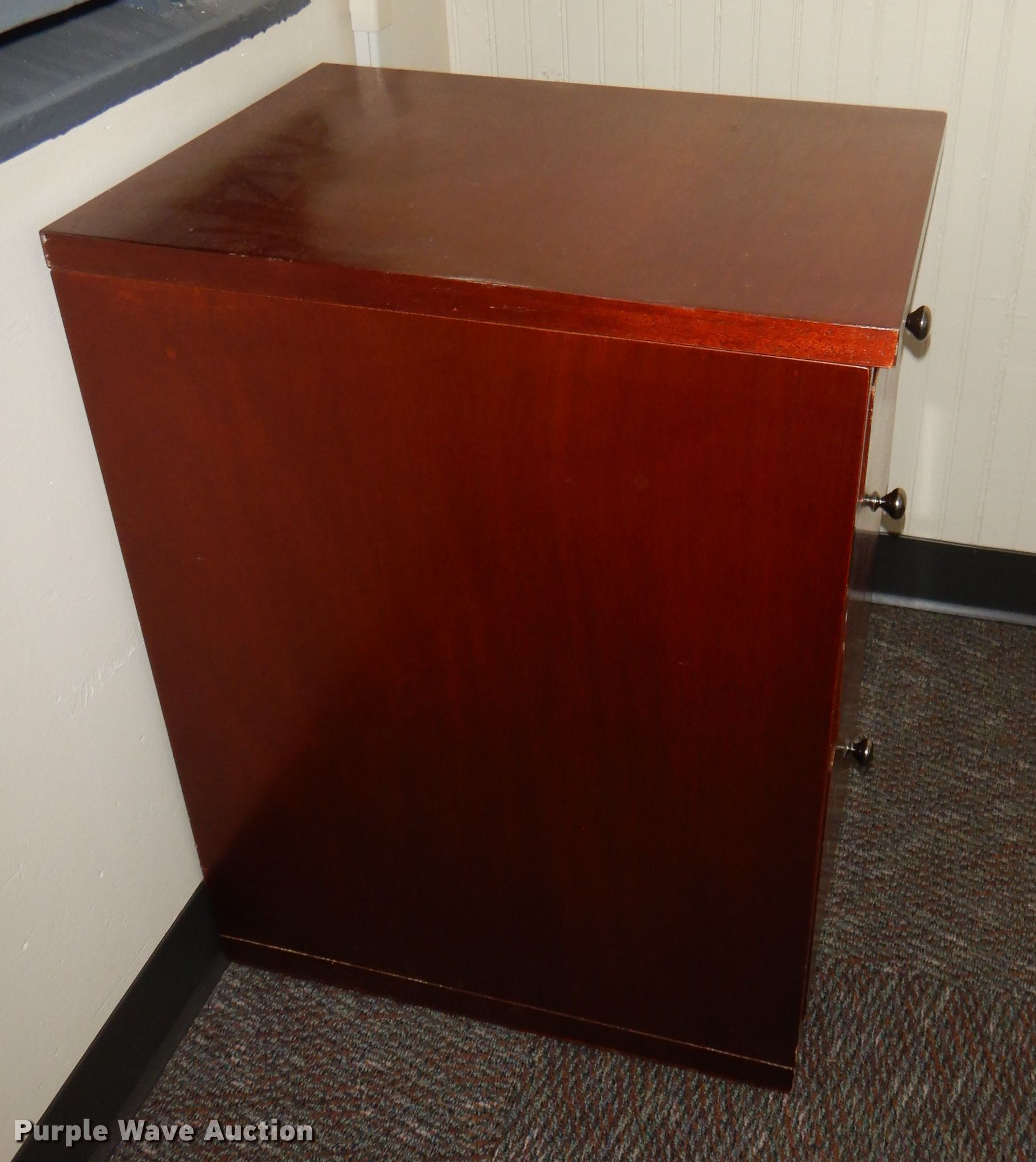 Furniture in Manhattan, KS Item FP9075 sold Purple Wave