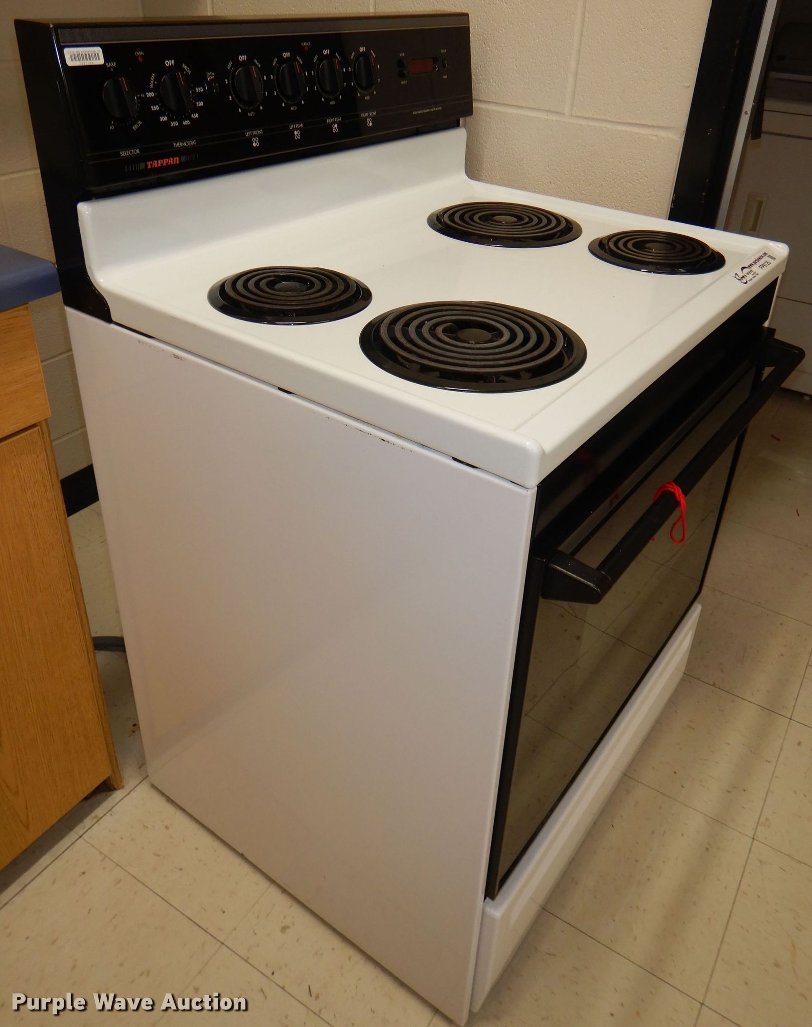 (2) Tappan four burner electric stove in Manhattan, KS Item FP9126
