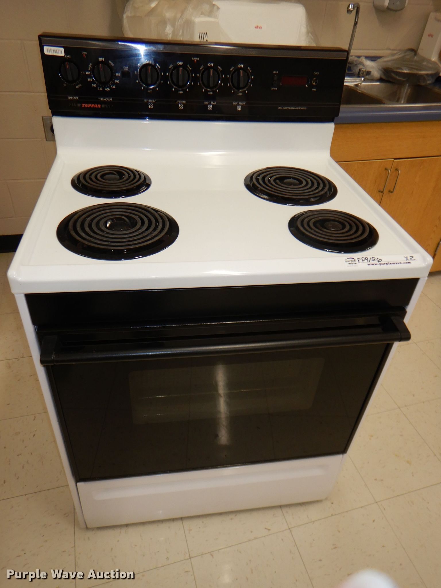 (2) Tappan four burner electric stove in Manhattan, KS Item FP9126