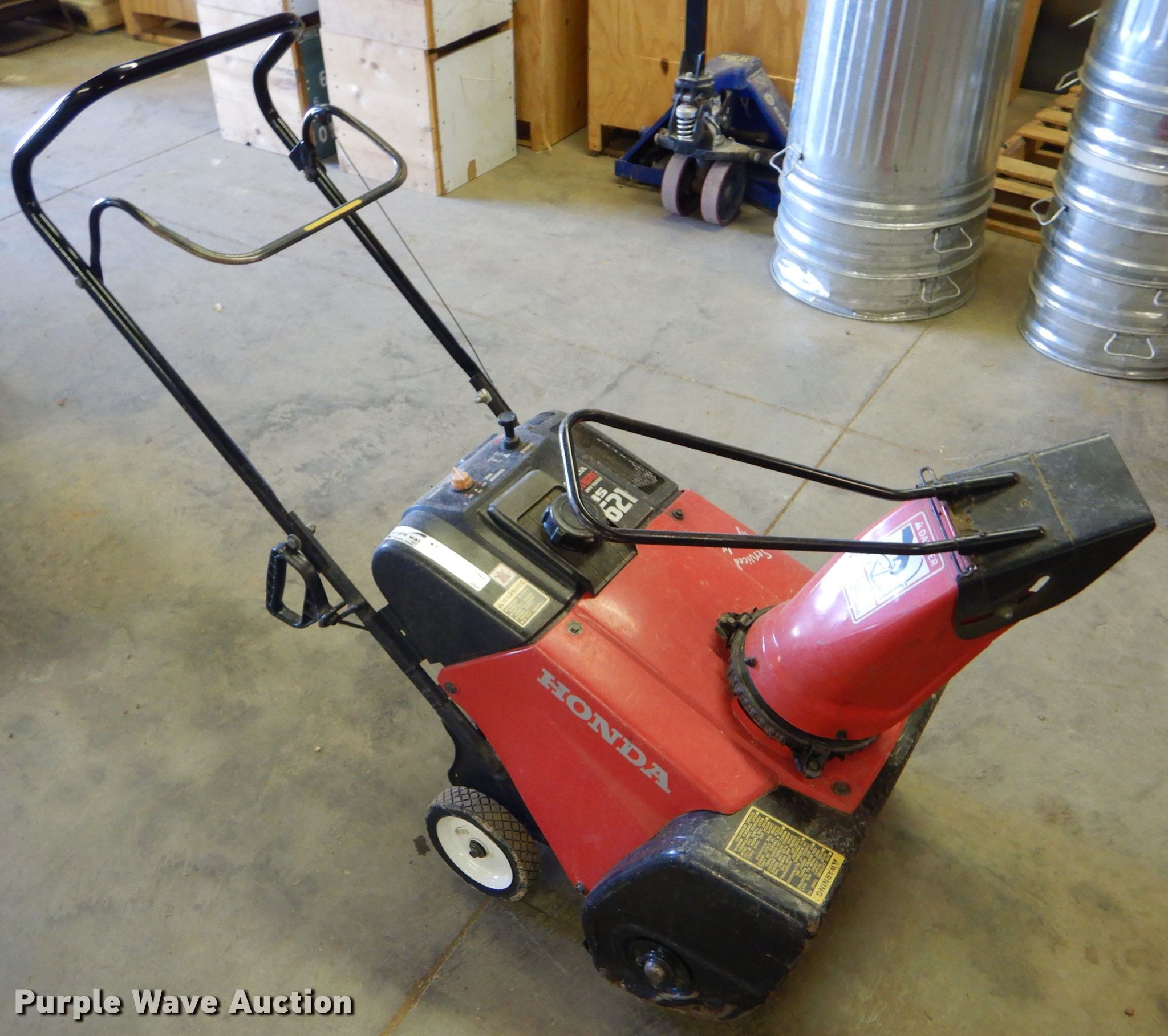 Honda 621 snow blower in Hays, KS Item GH9516 sold Purple Wave