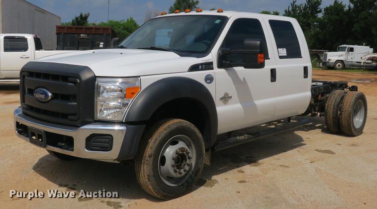 image for item DB8755 2016 Ford F550 Crew Cab truck cab and chassis